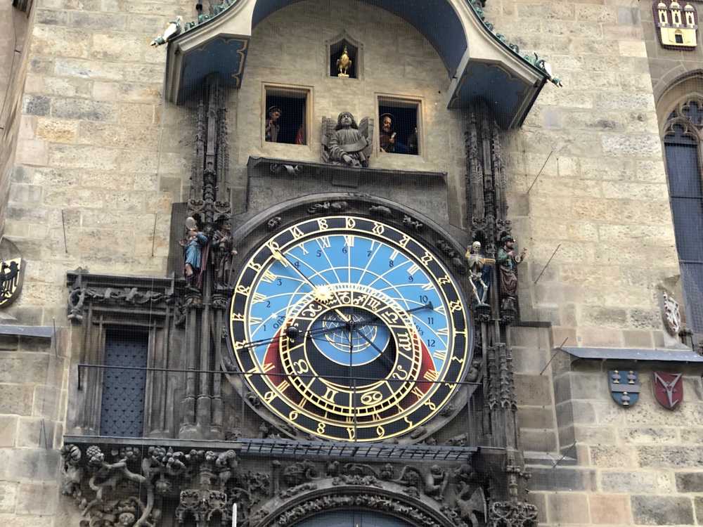プラハの天文時計からカレル橋 ツーリングどこいく